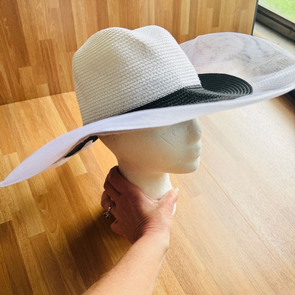 Women's dressy summer hat, black and white NWOT